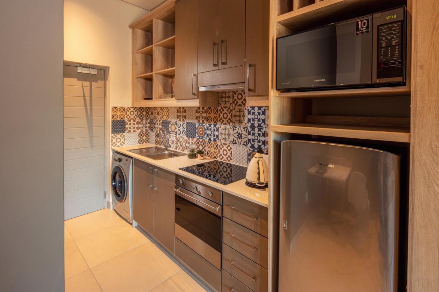 The Den Apartments By Raw Africa Collection Στέλενμπος Εξωτερικό φωτογραφία