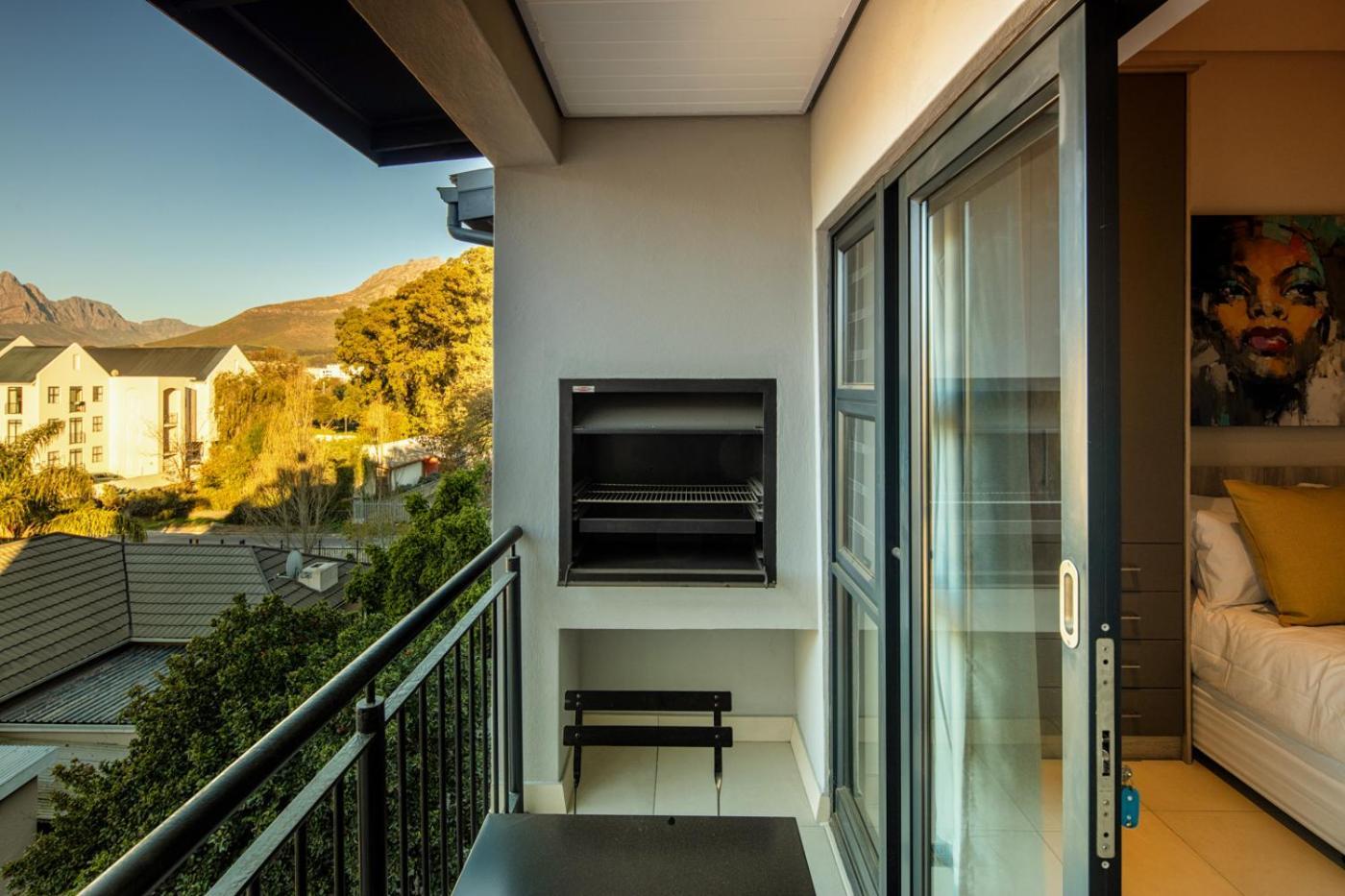 The Den Apartments By Raw Africa Collection Στέλενμπος Εξωτερικό φωτογραφία